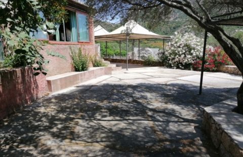 Costa Smeralda. Vendesi agriturismo immerso nel verde a poca distanza dalle spiagge della Costa Smeralda