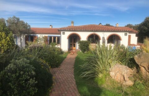 Arzachena. Località Contra Li Foci. Villa indipendente immersa in uno splendido paesaggio.