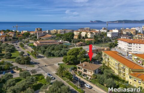 Alghero. Villa indipendente in città a pochi passi dal mare e dal lungomare Valencia